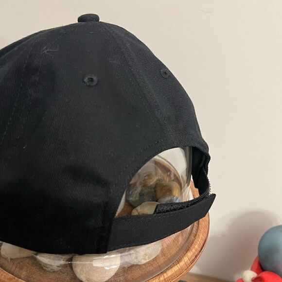 Men’s CAT logo hat w Velcro adjustable hat. - Picture 4 of 6